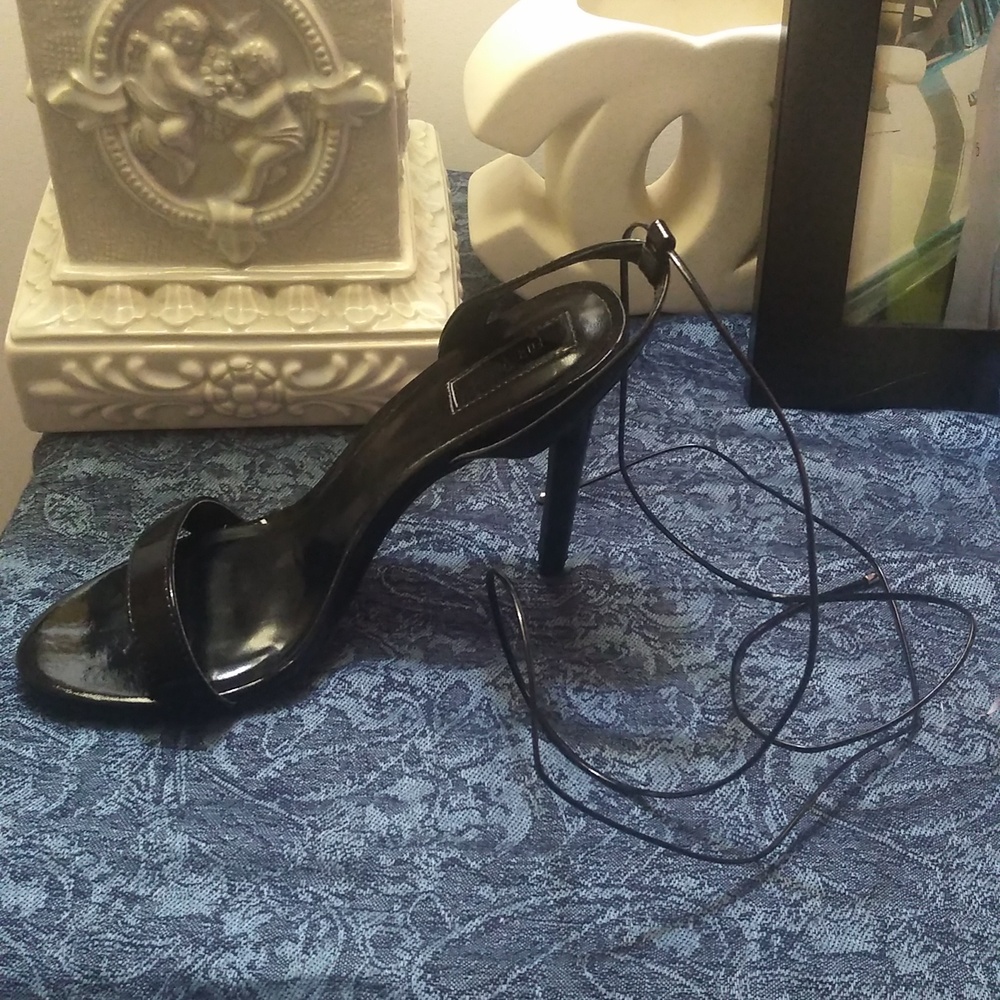 Forever 21 black size 9 heels.